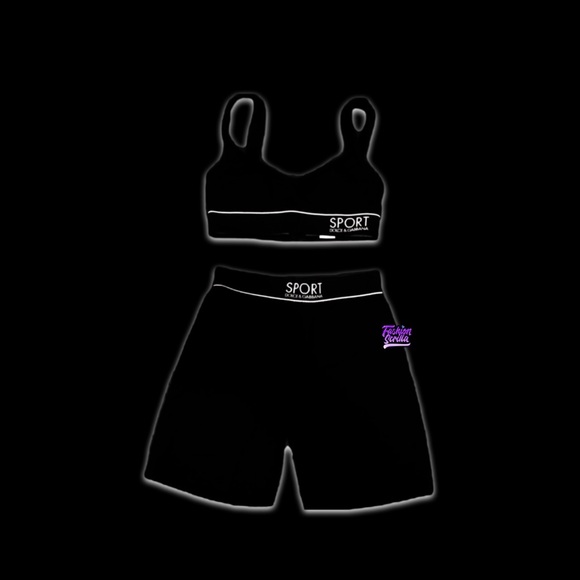 Vintage Dolce & Gabbana Black & White Vintage Sport shorts & sport bra - Picture 6 of 11
